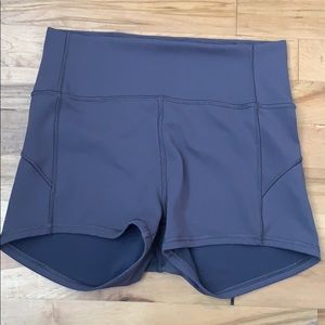 Lululemon In Movement Short Everlux 2.5” - Size 6